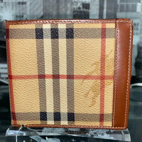 Authentic Classic Burberry Bifold Wallet - Picture 1 of 15